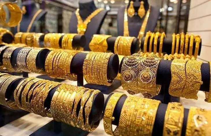 हो रही कटौती सोने के आभूषण बिक्री पर  ,हॉलमार्क और पक्के बिल के साथ ही लें