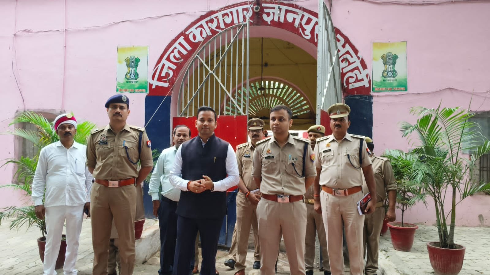 डीएम व एसपी ने किया जिला कारागार का संयुक्त निरीक्षण