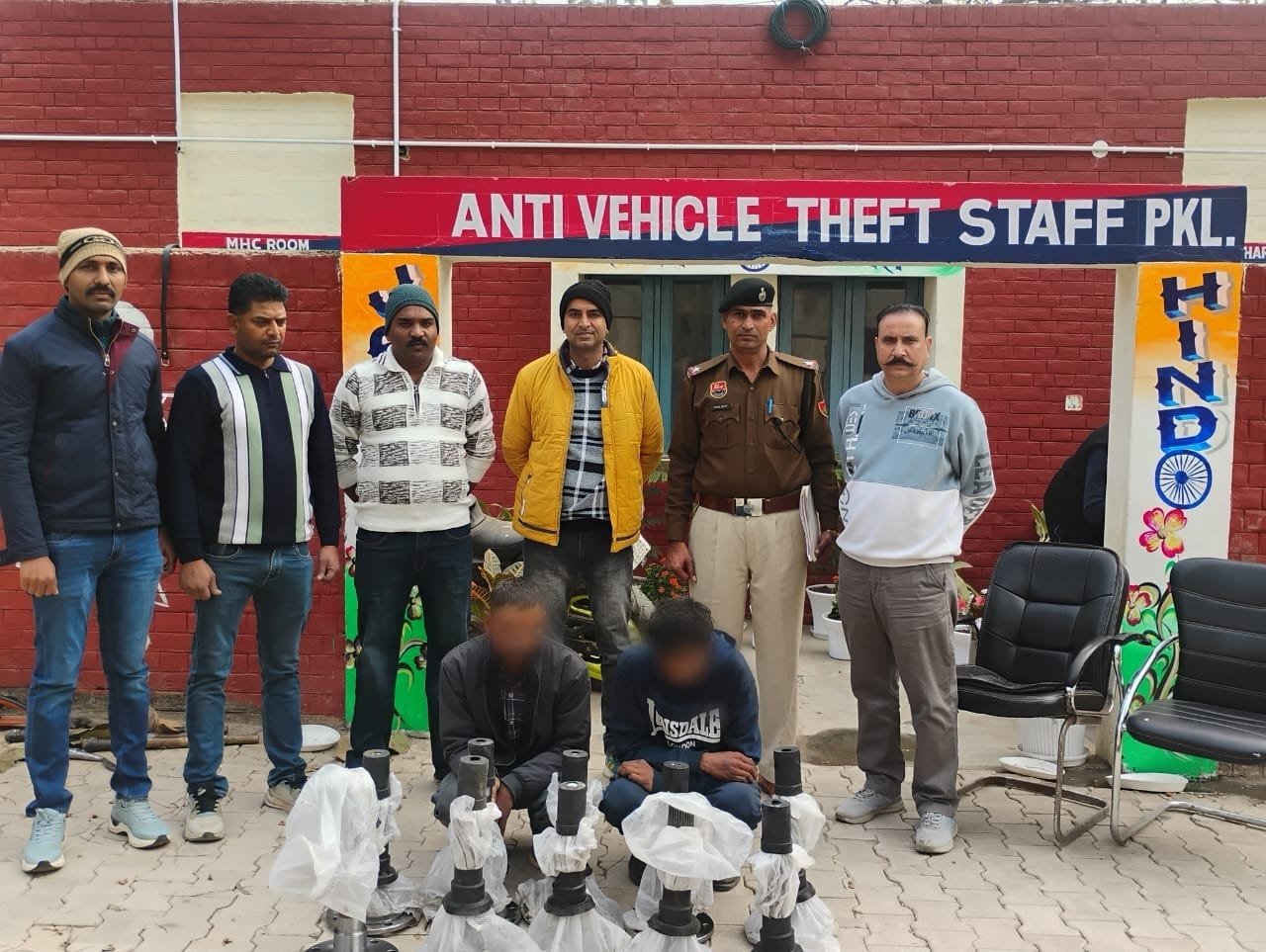 चोरीशुदा ट्रैक्टर एक्सल सहित दो आरोपी गिरफ्तार, ऑटो जब्त