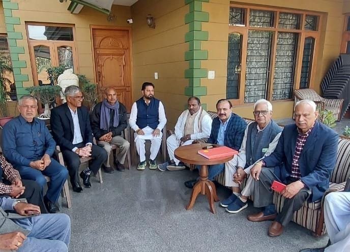 हरियाणा सरकार लोगों को सुविधाएं देने के बजाय हरेक चीज के दाम बढ़ाकर उनका खून चूसने में लगी है- ओ पी सिहाग